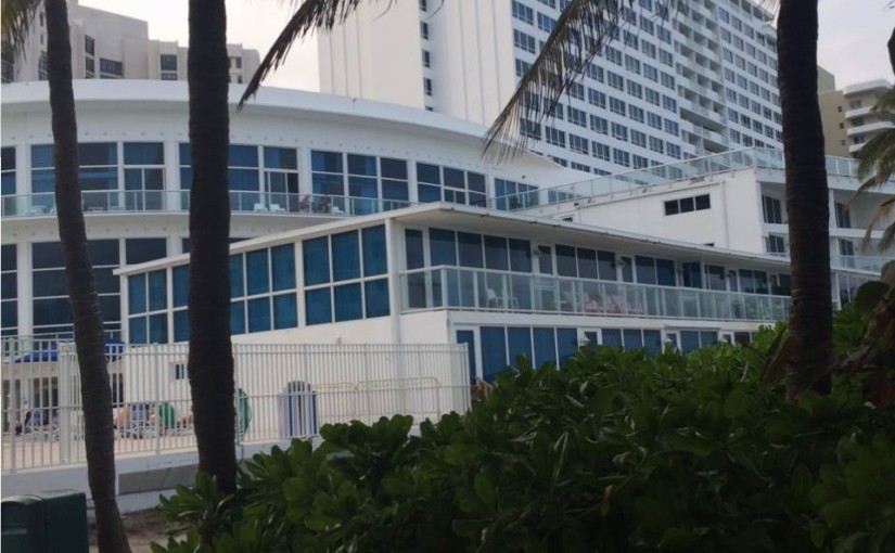 Hospedagem em Miami Beach de frente para o mar, com preço acessível e estacionamento grátis: NÓS CONSEGUIMOS!